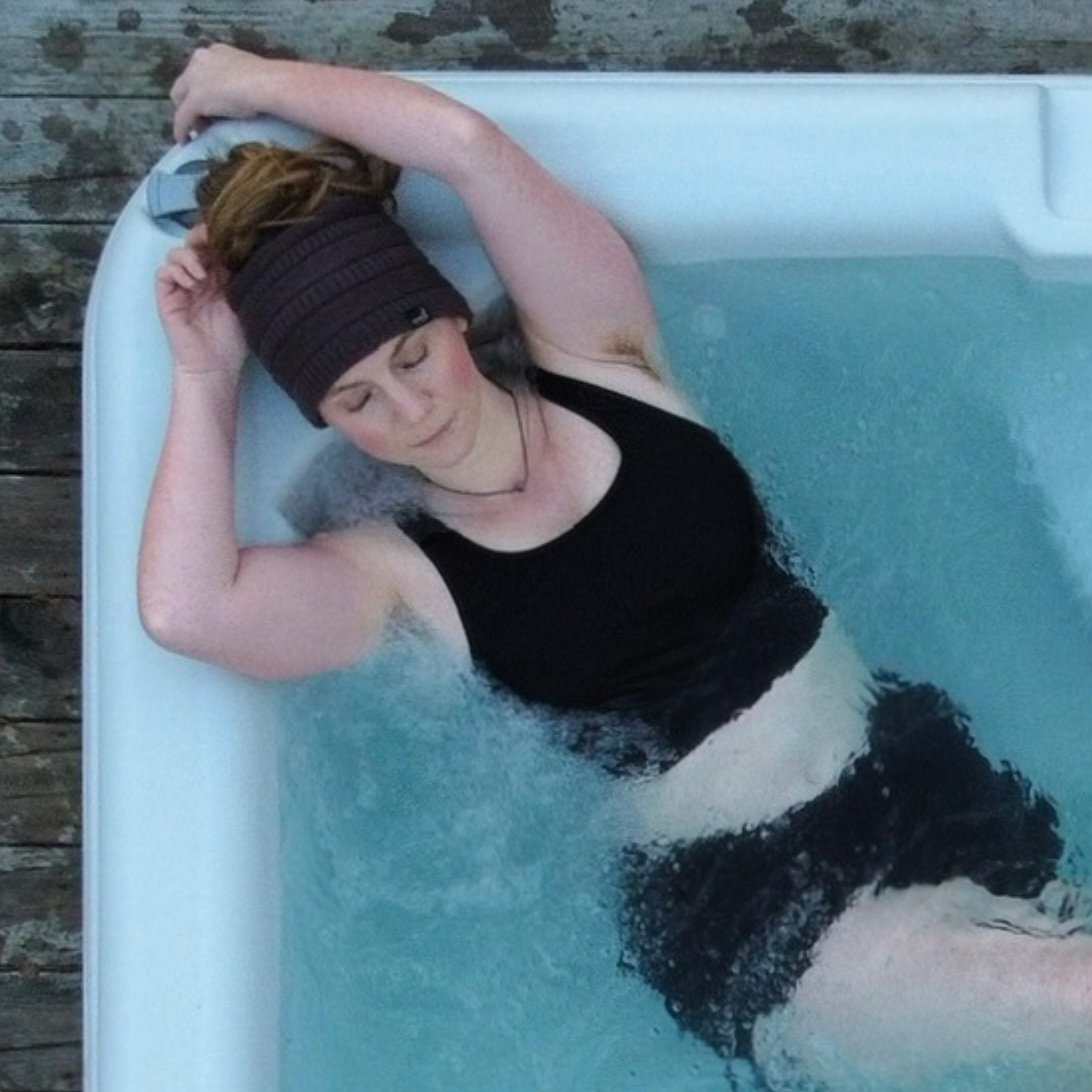 Ribbet badetopp - Svart